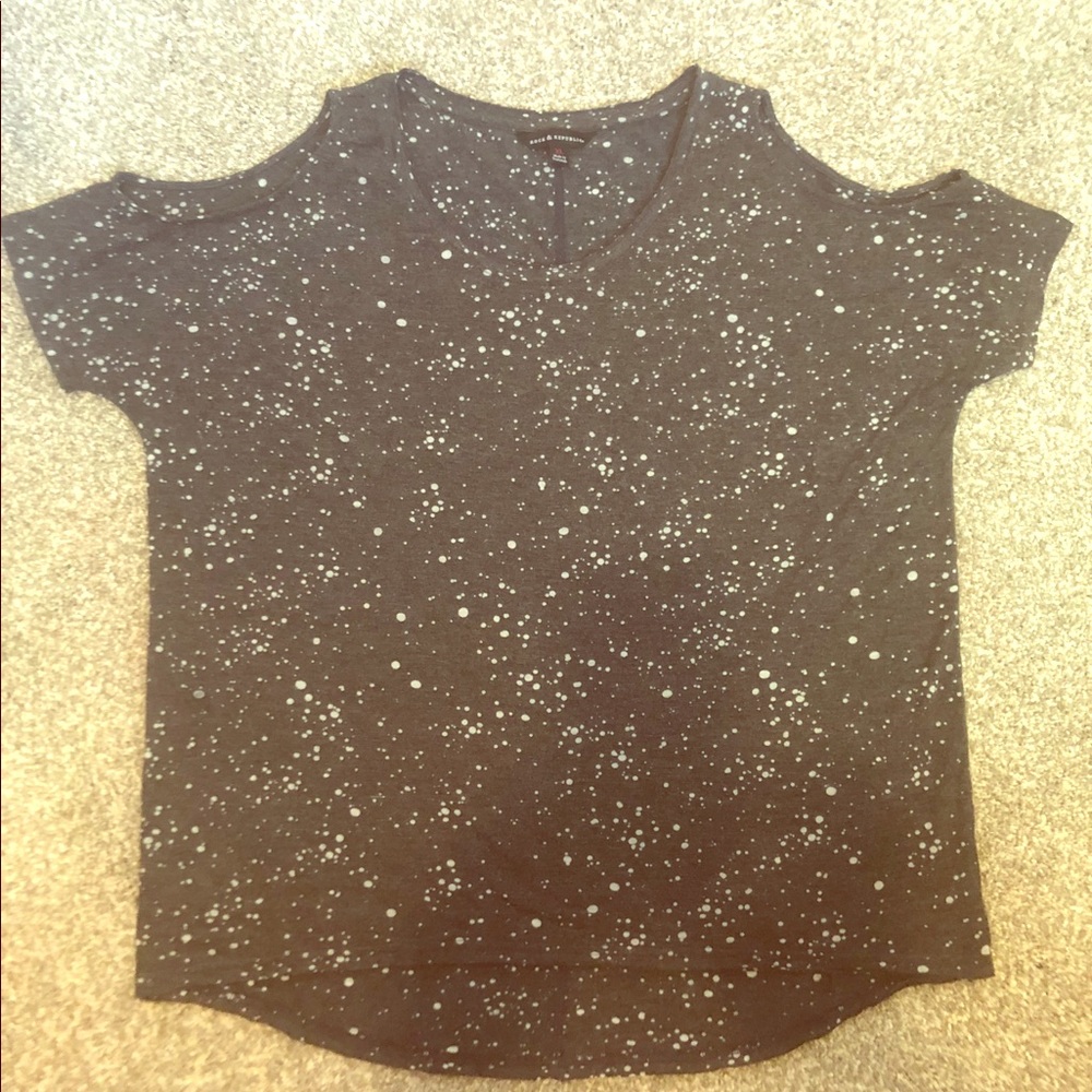 Cold Shoulder Hi-Low Top